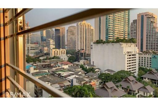 Modern 2 Bed Condo for Rent at Citismart Sukhumvit 18 with BTS Asoke 6 Mins Walk