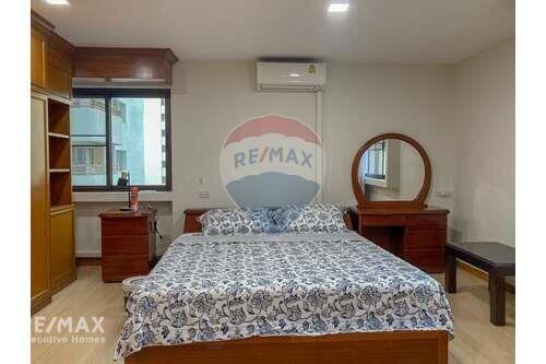 Luxurious 3 Bed Condo for Rent at Liberty Park Sukhumvit 23