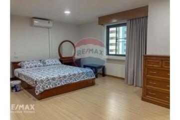 Luxurious 3 Bed Condo for Rent at Liberty Park Sukhumvit 23