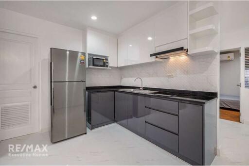 Modern 2 Bed Condo for Sale in Waterford Diamond near BTS Phrom Phong and BTS Thonglor