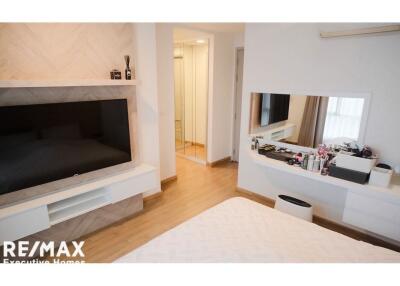 New Price!! Condo Corner Unit Nice City View