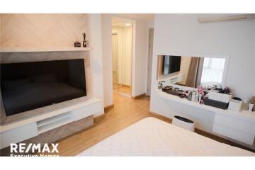 New Price!! Condo Corner Unit Nice City View