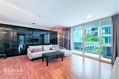 2Bed Low-Rise Pool View in Thonglor