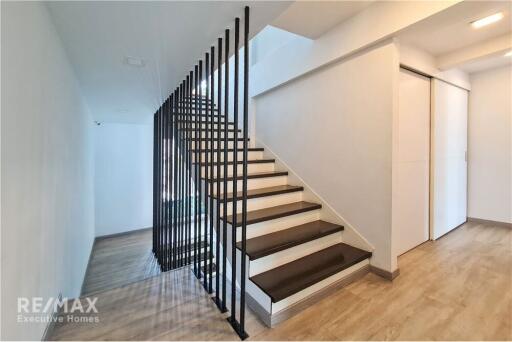 Stunningly Revamped 3-Bedroom Townhome with Maid