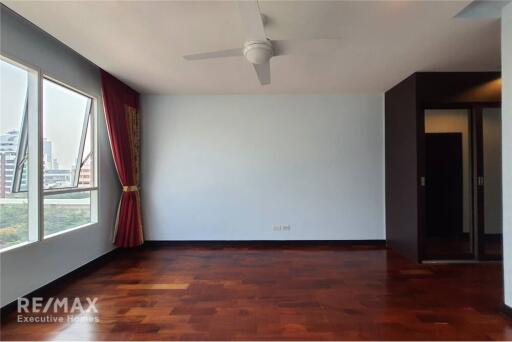 2Beds Condo Phromphong Open View with Balcony