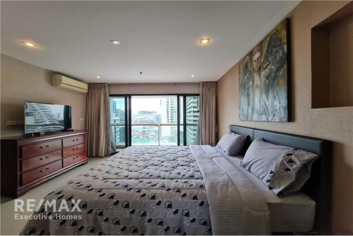 Condo 2Beds Corner Unit in Phromphong