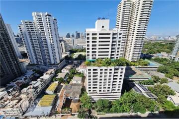 Condo high floor in the heart of Nana