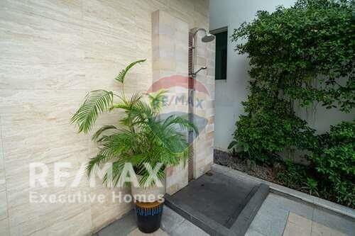 2BR Corner Unit Condo in the Heart of Bangkok, City Center