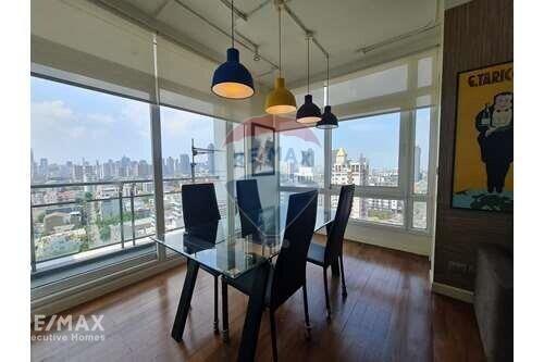 Prime Sukhumvit Condo: High Floor 2Bed Unit, 19 Mins Walk to BTS Thong Lo