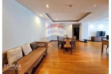 Spacious Condo with Large Balcony near BTS Nana (4 mins walk)