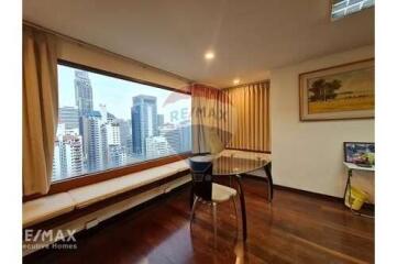 Spacious Renovated Condo Unit in Asoke - Customize to Your Style