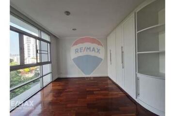 Spacious 4-Bedroom Condo with Maid