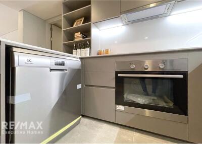 Stunning and Luxurious: Brand New 3-Bedroom Modern Fully Furnished Building in Asoke