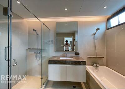 Experience the Height of Luxury in Prime Sukhumvit with Stunning 3-Bedroom Residences.