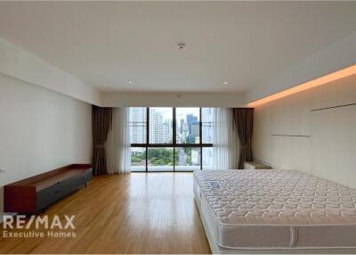 Experience the Height of Luxury in Prime Sukhumvit with Stunning 3-Bedroom Residences.