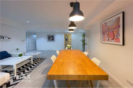 Spacious modern condominium  5-bedroom, ideal for families close to Promphong BTS.