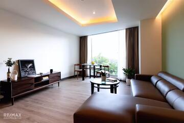 Spacious Modern 2-bedroom apartment with upgraded features and furnishings for rent; Location very close to international schools: St. Andrews, Wells, Bangkok Prep, Shrewsbury.