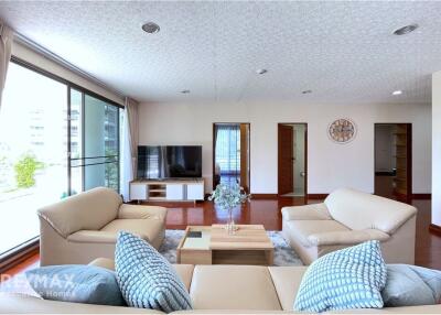 Newly Renovated Pet Friendly 2-bedrooms large balcony with big garden in Thong lor.