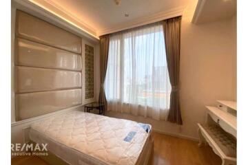 Duplex 2 bedrooms with balcony in Sathorn.