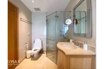 Duplex 2 bedrooms with balcony in Sathorn.