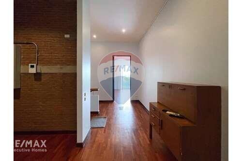 Duplex Penthouse 4+1 bedrooms Close to Thonglor BTS.