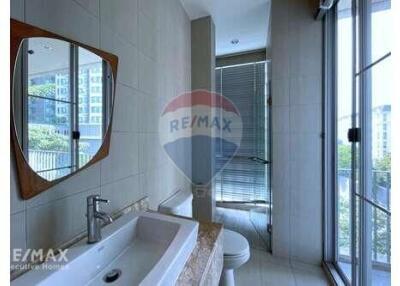 Duplex Penthouse 4+1 bedrooms Close to Thonglor BTS.