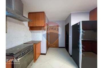 Large 3 Bedrooms cat friendly in Phrom Phong.