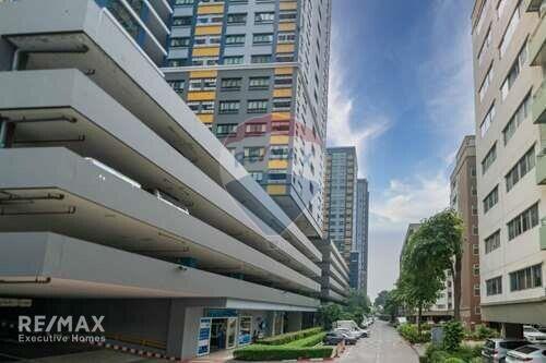 Luxurious 2-Bedroom Condo at Lumpini Ville Sukhumvit 77 - Fully Renovated & For Sale!