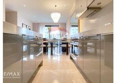 Luxurious 2-bedroom condo in prime Thonglor location.