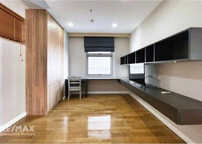 For Rent Pet Friendly 2+1 Bedrooms Facing Quiet side The Madison 41 Walkable to BTS Phrom Phong