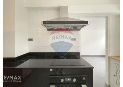 Pet Friendly Condo for Rent in Thonglor - Newly Renovated 3 Bedrooms, 300 Sqm.