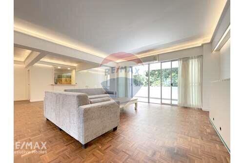 Pet Friendly Condo for Rent in Thonglor - Newly Renovated 3 Bedrooms, 300 Sqm.