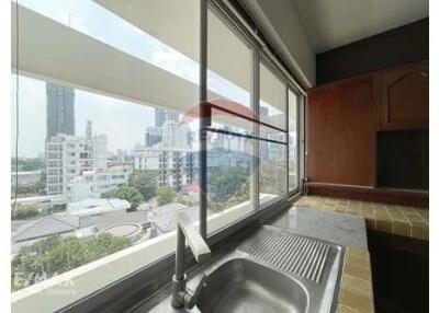 Luxurious Pet-Friendly 3-Bed Condo in Thonglor - Newly Renovated