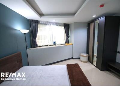 Newly renovated pet-friendly fully furnished BTS Phrom Phong.