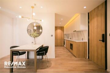 A beautiful unit with an effortlessly accessible condominium to BTS and MTR Asoke in the Sukhumvit area.