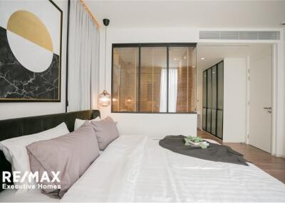 A beautiful unit with an effortlessly accessible condominium to BTS and MTR Asoke in the Sukhumvit area.