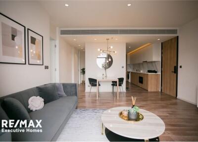 A beautiful unit with an effortlessly accessible condominium to BTS and MTR Asoke in the Sukhumvit area.