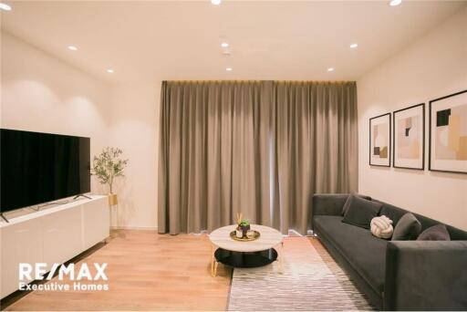 A beautiful unit with an effortlessly accessible condominium to BTS and MTR Asoke in the Sukhumvit area.