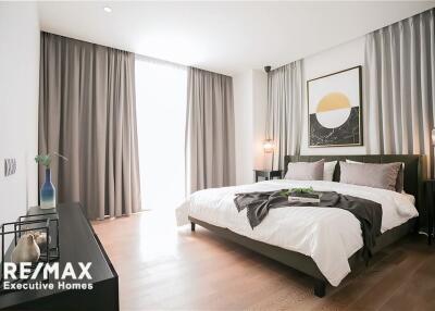 A beautiful unit with an effortlessly accessible condominium to BTS and MTR Asoke in the Sukhumvit area.