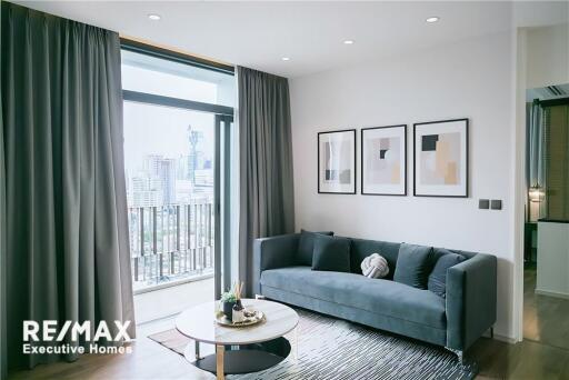 A beautiful unit with an effortlessly accessible condominium to BTS and MTR Asoke in the Sukhumvit area.