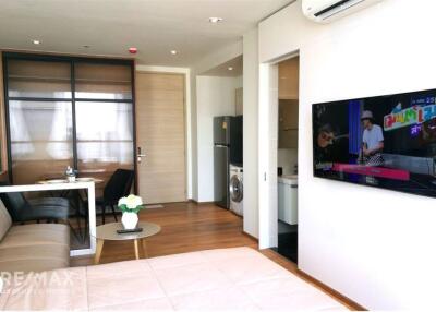 Effortlessly access condominium to BTS Phrom Phong and Sukhumvit area.