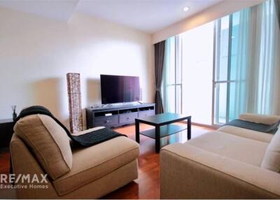 A beautiful unit with an effortlessly accessible condominium to BTS Phrom Phong on the Sukhumvit 24.