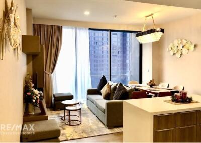 A luxury furnished unit located in a prime area of Asoke only 10 minutes walk to BTS Asoke.