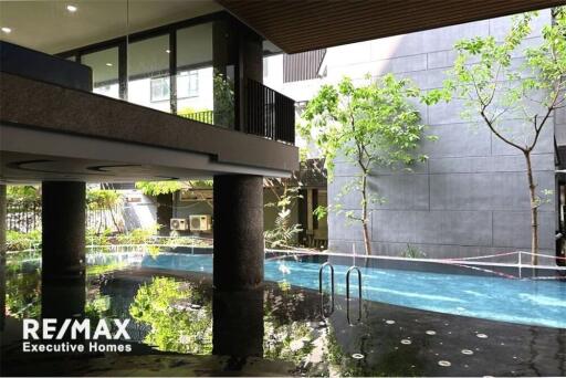 Luxurious 3-Bedroom Condo with Stunning Views in Sukhumvit 49/Thonglor 13