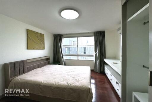 A fully furnished unit condominium at 49 Plus is located on Sukhumvit 49 about 12 minutes from BTS Thong Lor.