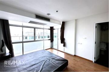 Effortlessly access condominium to BTS Phrom Phong and Sukhumvit area.