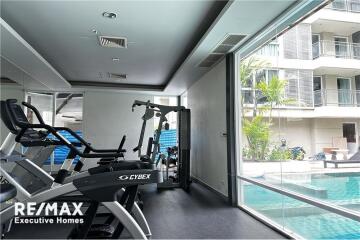 An apartment unit that is homey and furnished in a low-rise building 15 mins walk to BTS Thonglor.