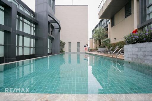 Luxury Serviced Residences near BTS Phloen Chit - Exclusive Embassy and Shopping District - 10 Mins Walk