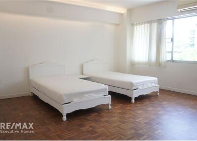 Family-Friendly and Pet-Welcoming Apartment with a Close-Knit Community, Just Steps from Thong Lor Main Road