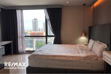 Experience Ultimate Luxury in this Exquisitely Decorated Room with Seamless Access to BTS Ekkamai
